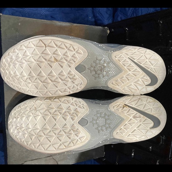 Nike - Picture 4 of 6